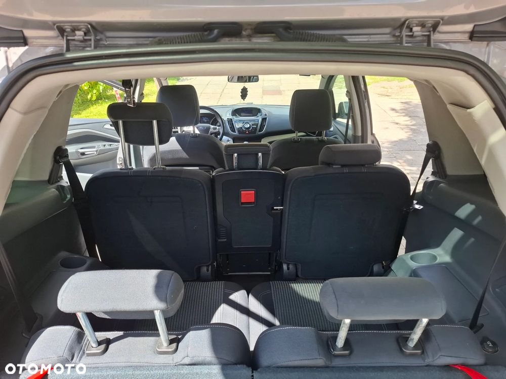 Ford Grand C-MAX - 9