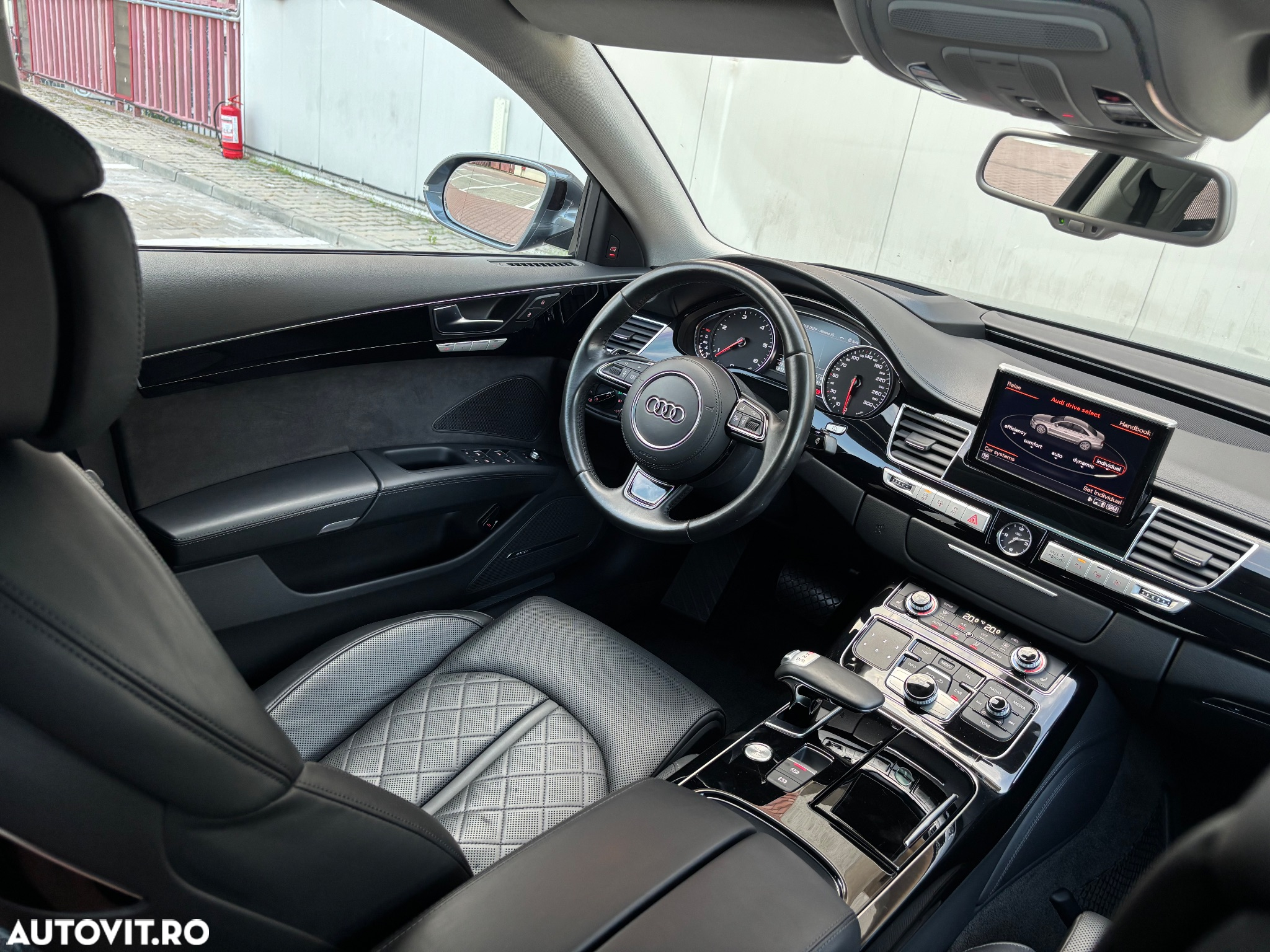 Audi A8 3.0 TDI DPF clean diesel quattro tiptronic - 29
