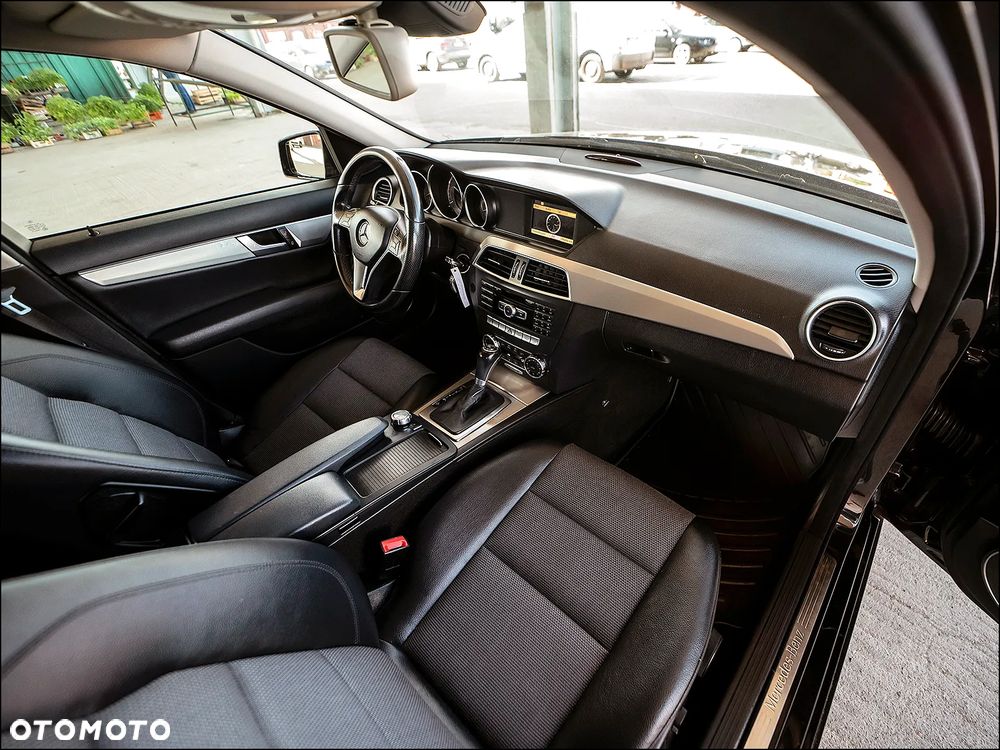 Mercedes-Benz Klasa C 180 BlueEFFICIENCY 7G-TRONIC Avantgarde - 19