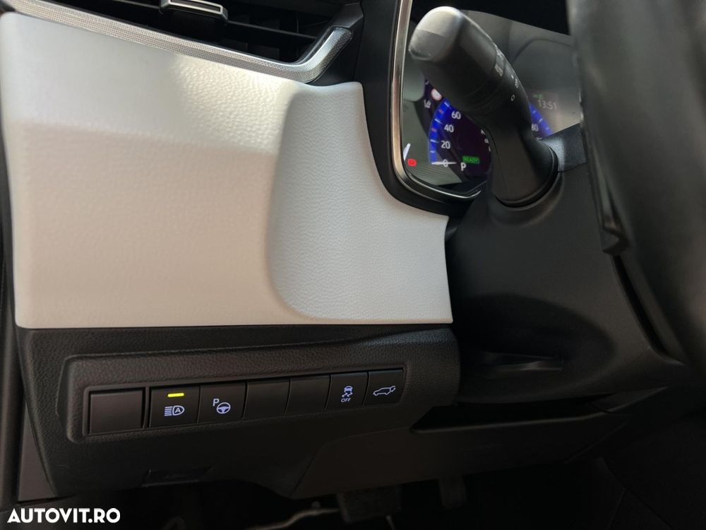 Toyota Corolla 2.0 Lounge - 29