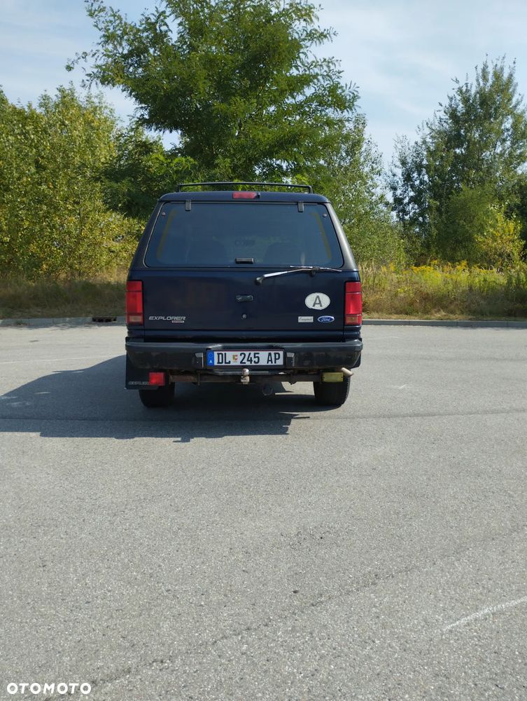 Ford Explorer - 6