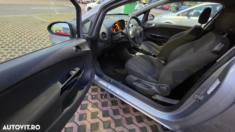 Opel Corsa 1.2i Easytronic Cosmo - 3