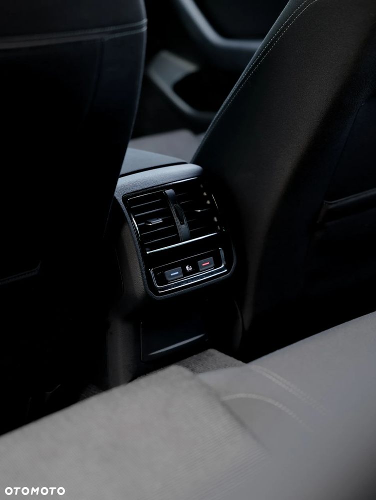 Volkswagen Passat - 14