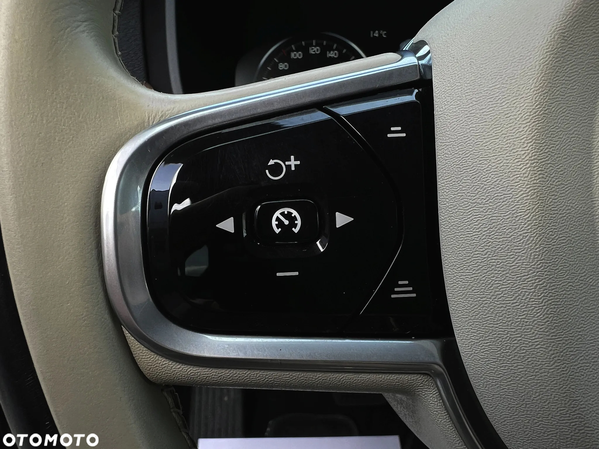 Volvo V90 D5 AWD Geartronic Inscription - 28