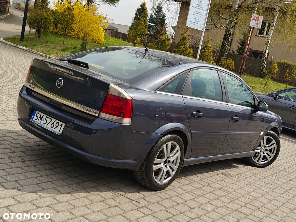 Opel Vectra 1.9 CDTI DPF Cosmo - 11