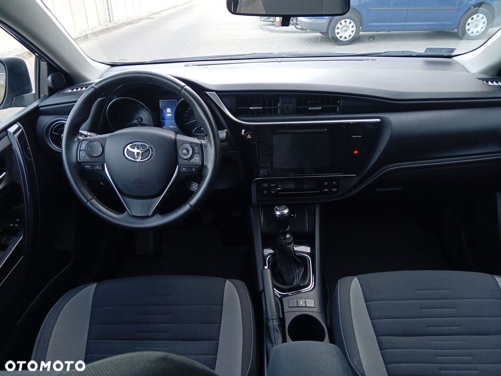 Toyota Auris - 15
