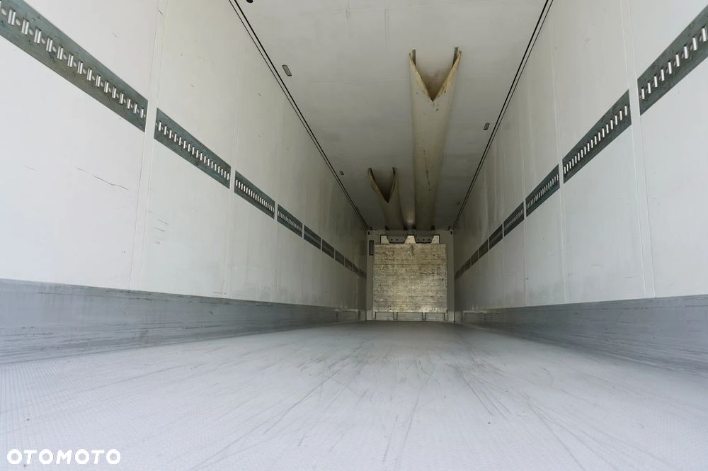 Schmitz Cargobull Naczepa chłodnicza Schmitz / Carrier Vector 1550 - 16