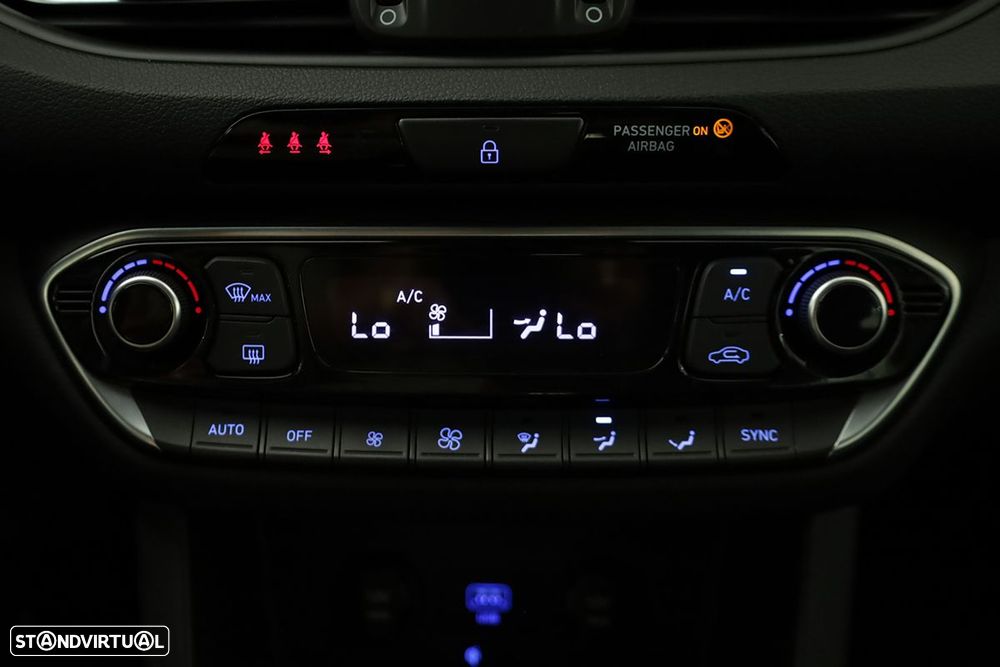 Hyundai i30 SW - 12