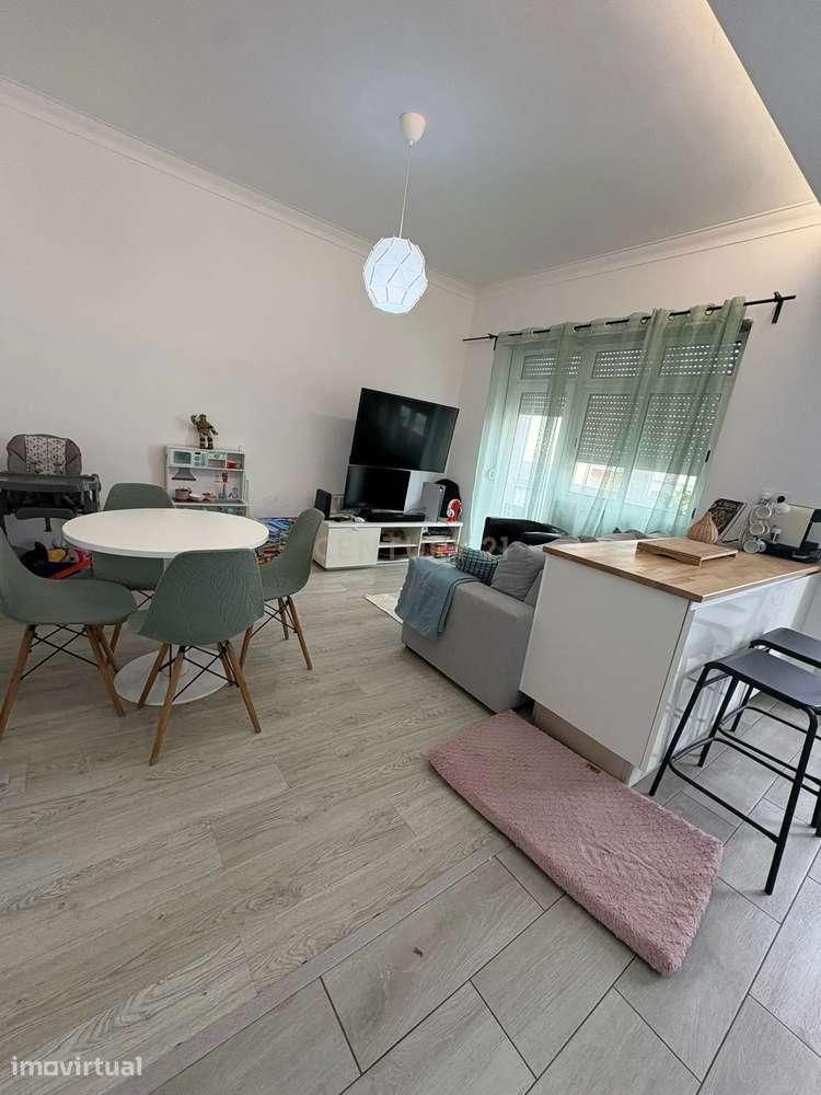 Apartamento T2 Renovado na Venda Nova – Zona Calma e Bem Localizada - Grande imagem: 4/15