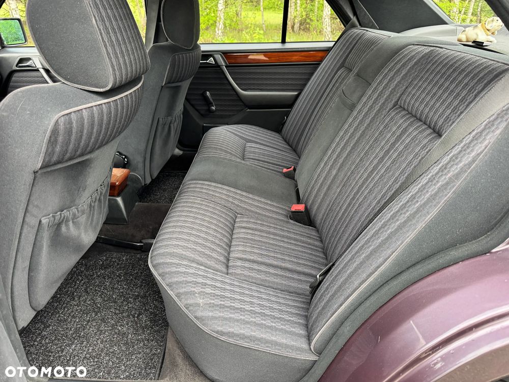 Mercedes-Benz W124 (1984-1993) - 36