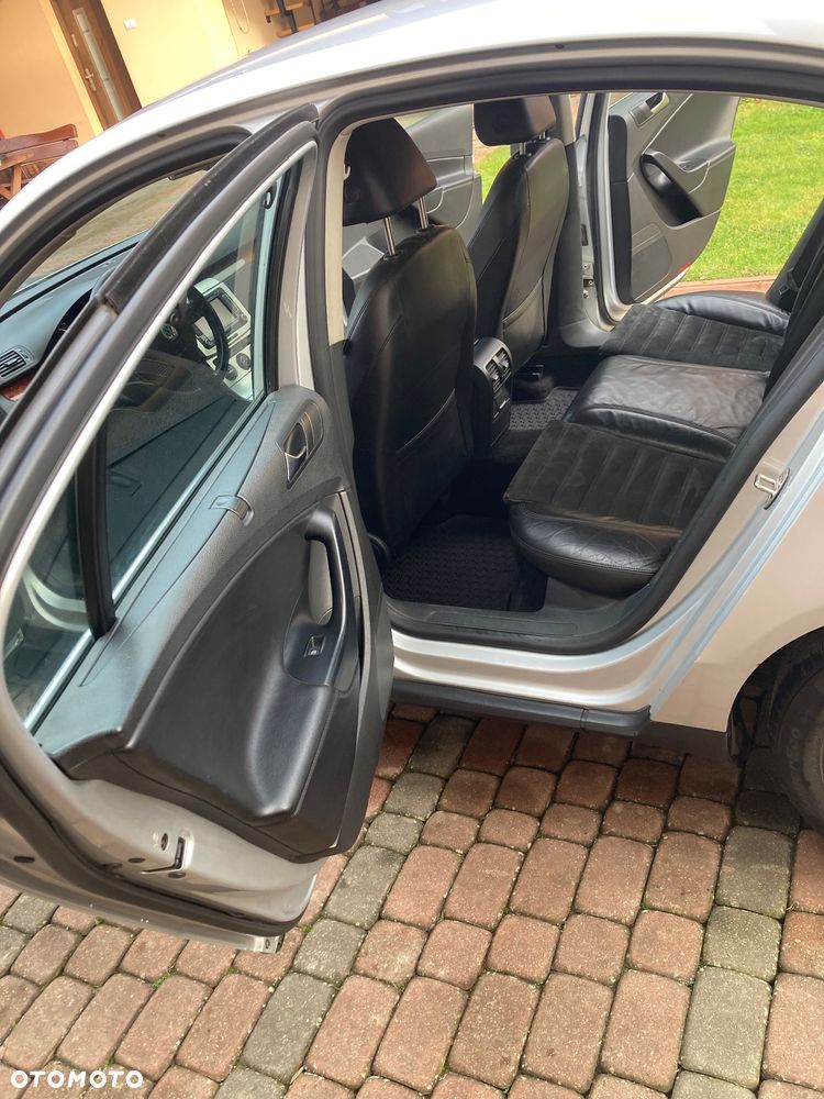 Volkswagen Passat 2.0 TDI DPF Comfortline - 13