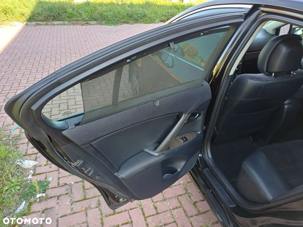 Toyota Avensis 2.0 D-4D Executive - 24