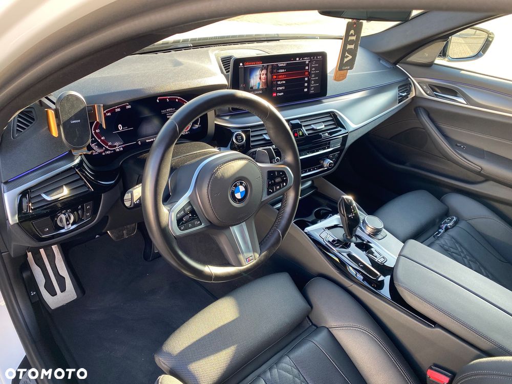 BMW Seria 5 520d xDrive mHEV M Sport - 8