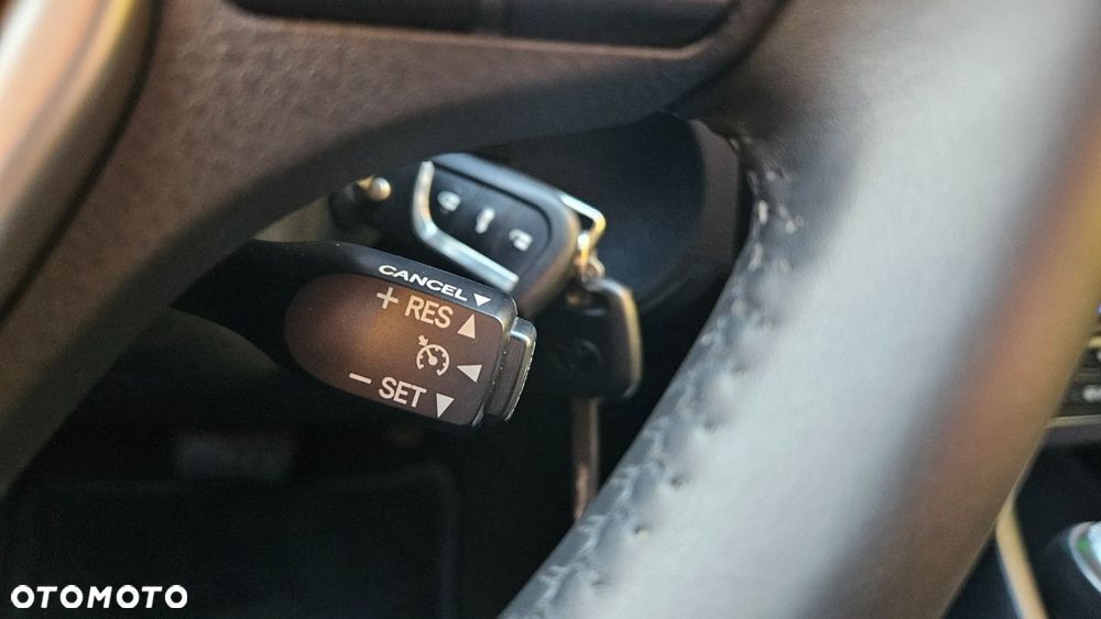 Toyota Auris 1.6 Valvematic Multidrive S Touring Sports Life - 33