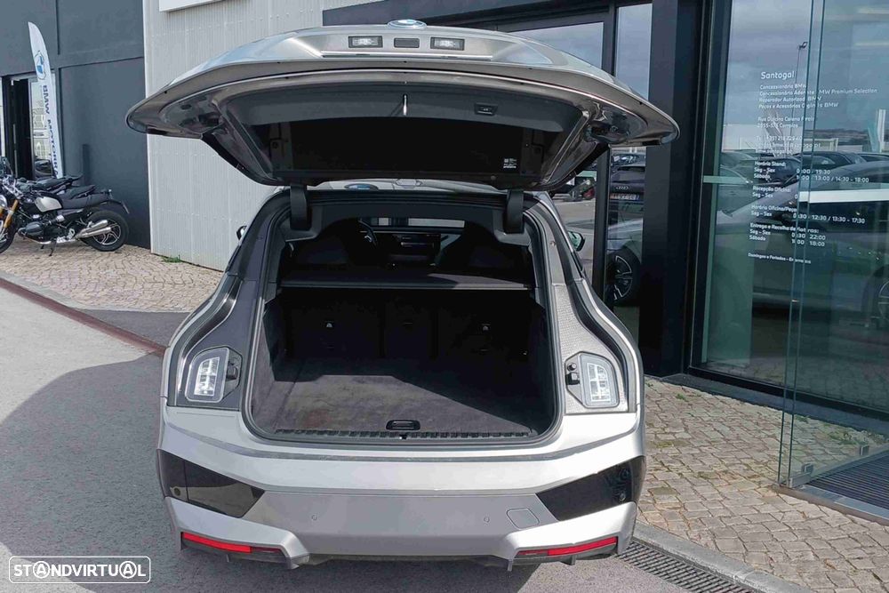 BMW iX xDrive 40 Pack Desportivo - 11