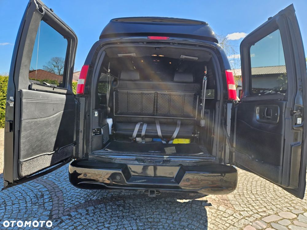 GMC Savana - 4