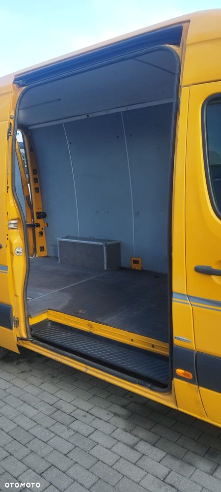 Mercedes-Benz Sprinter - 11