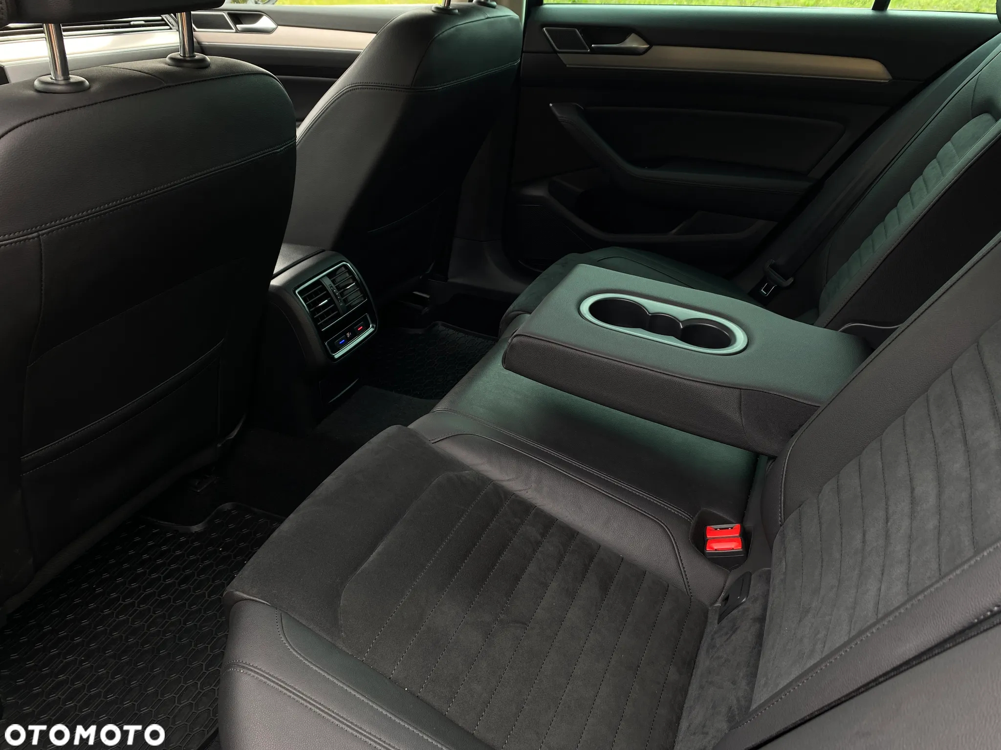 Volkswagen Passat 2.0 TSI 4Mot Highline DSG - 12
