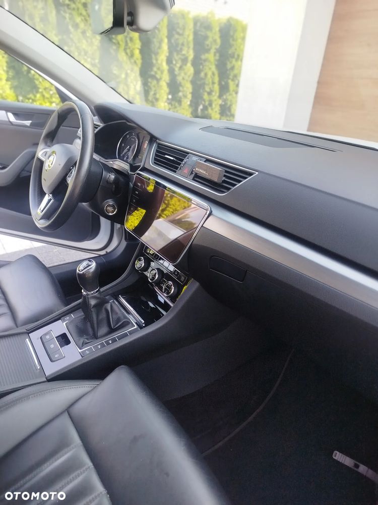 Skoda Superb 1.6 TDI GreenLine - 10