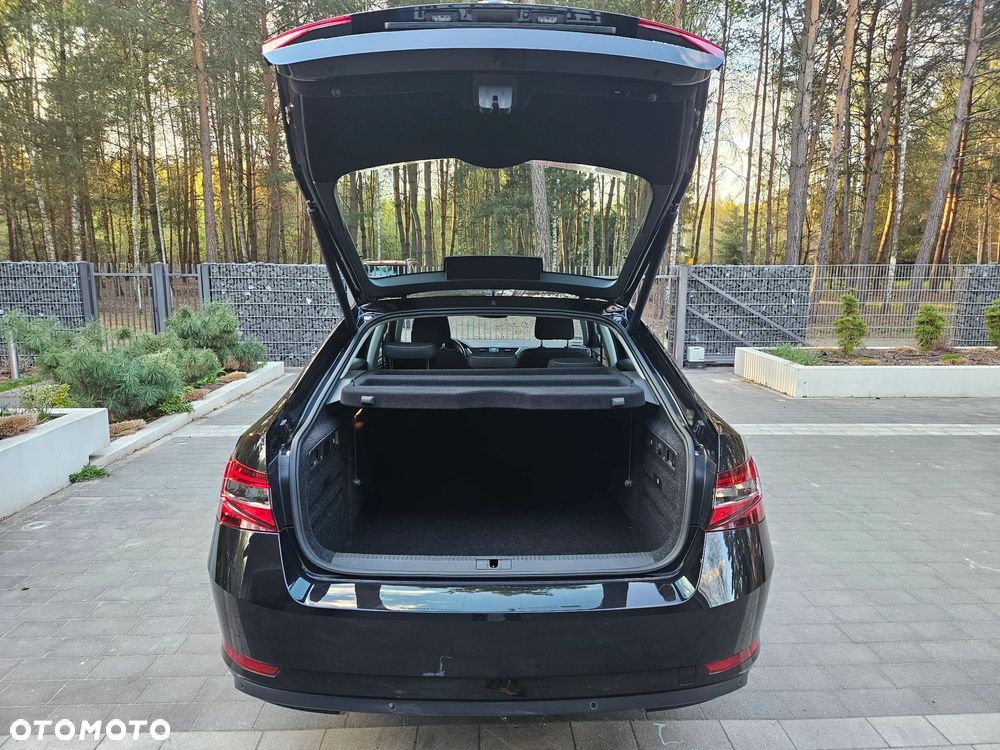 Skoda Superb 2.0 TDI Style - 31