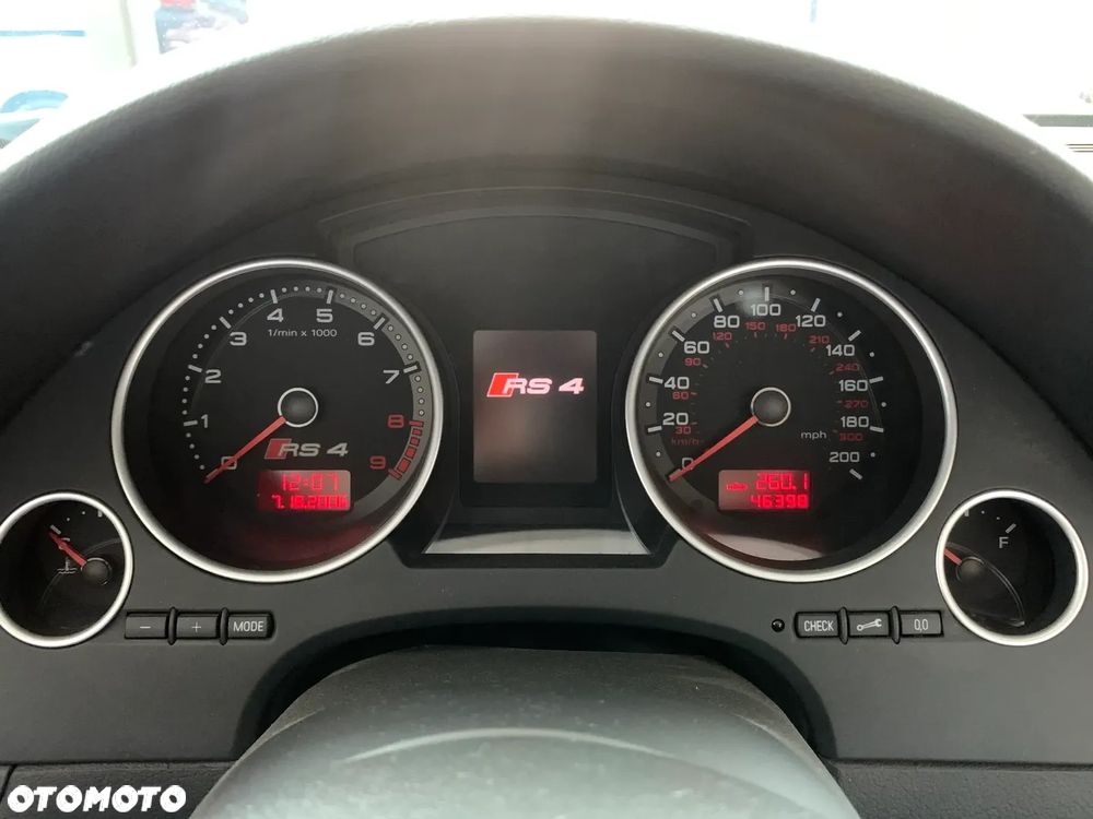 Audi RS4 Cabrio - 10