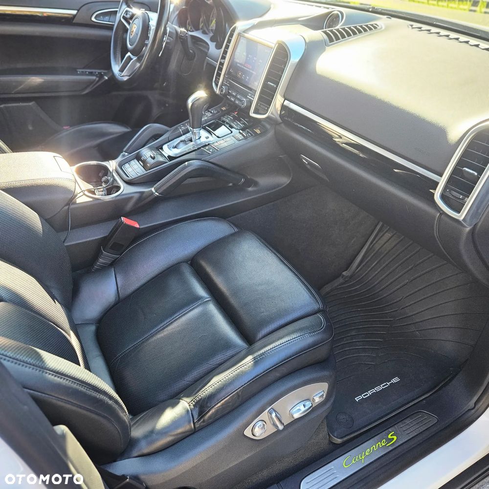 Porsche Cayenne S E-Hybrid Platinum Edition - 25