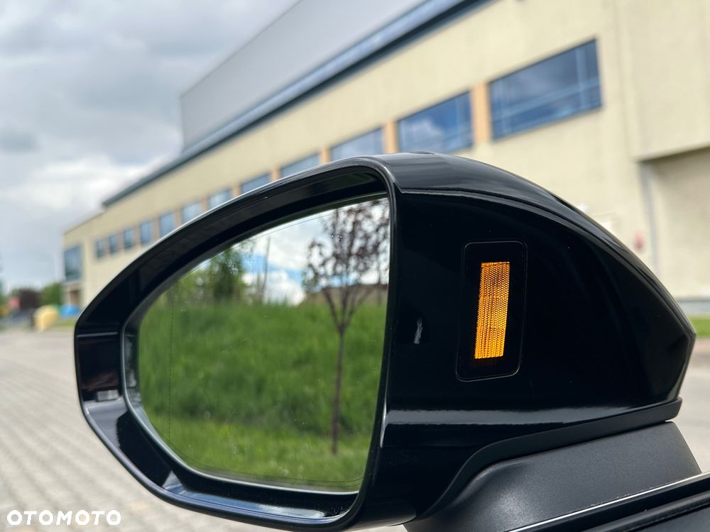 Audi A6 Avant 40 TDI quattro S tronic S line - 37