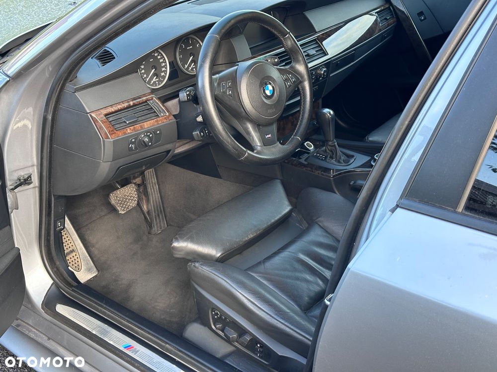 BMW Seria 5 530d Touring - 23