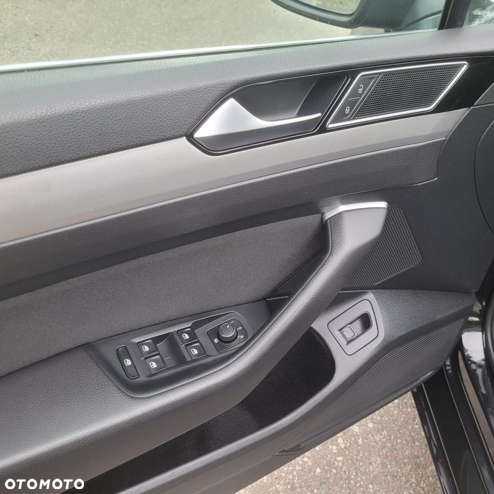 Volkswagen Passat - 15