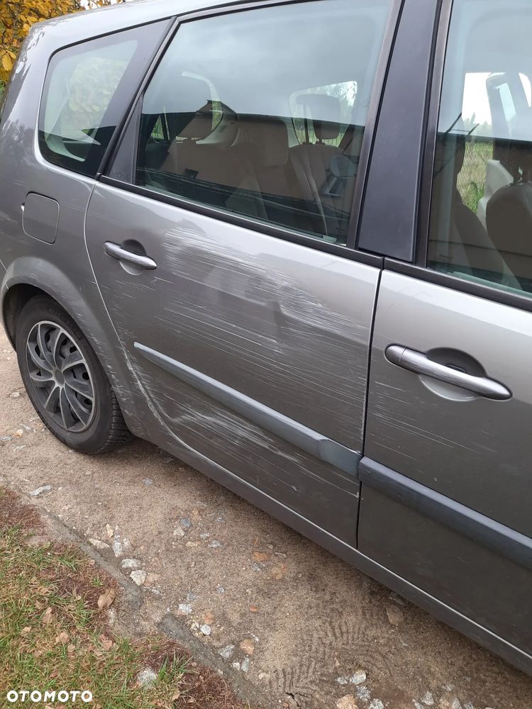 Renault Grand Scenic - 9