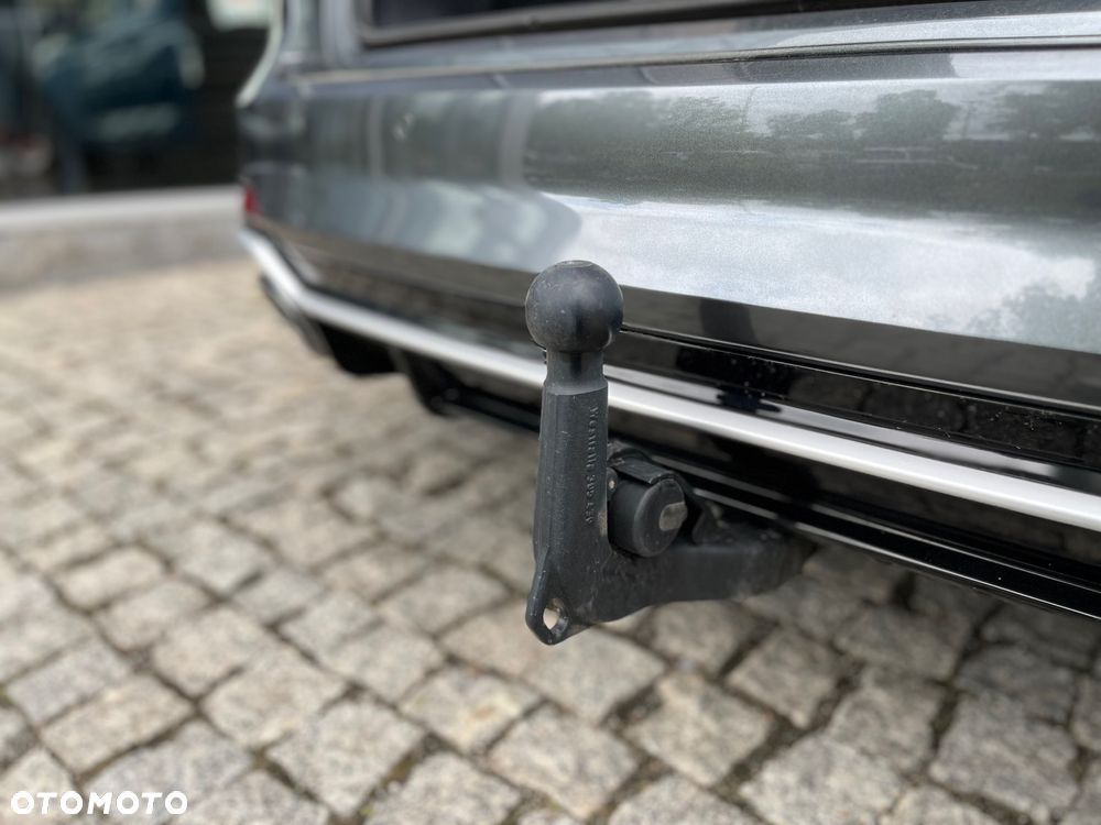 Audi RS4 Avant - 38