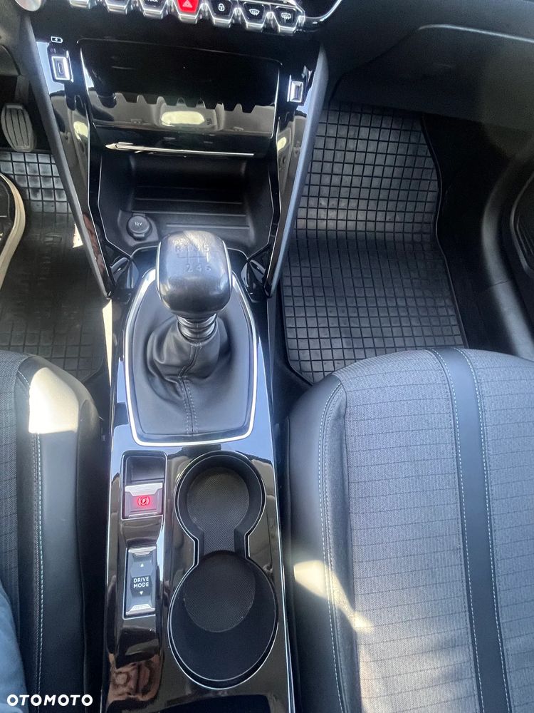 Peugeot 208 1.2 PureTech Allure S&S - 14