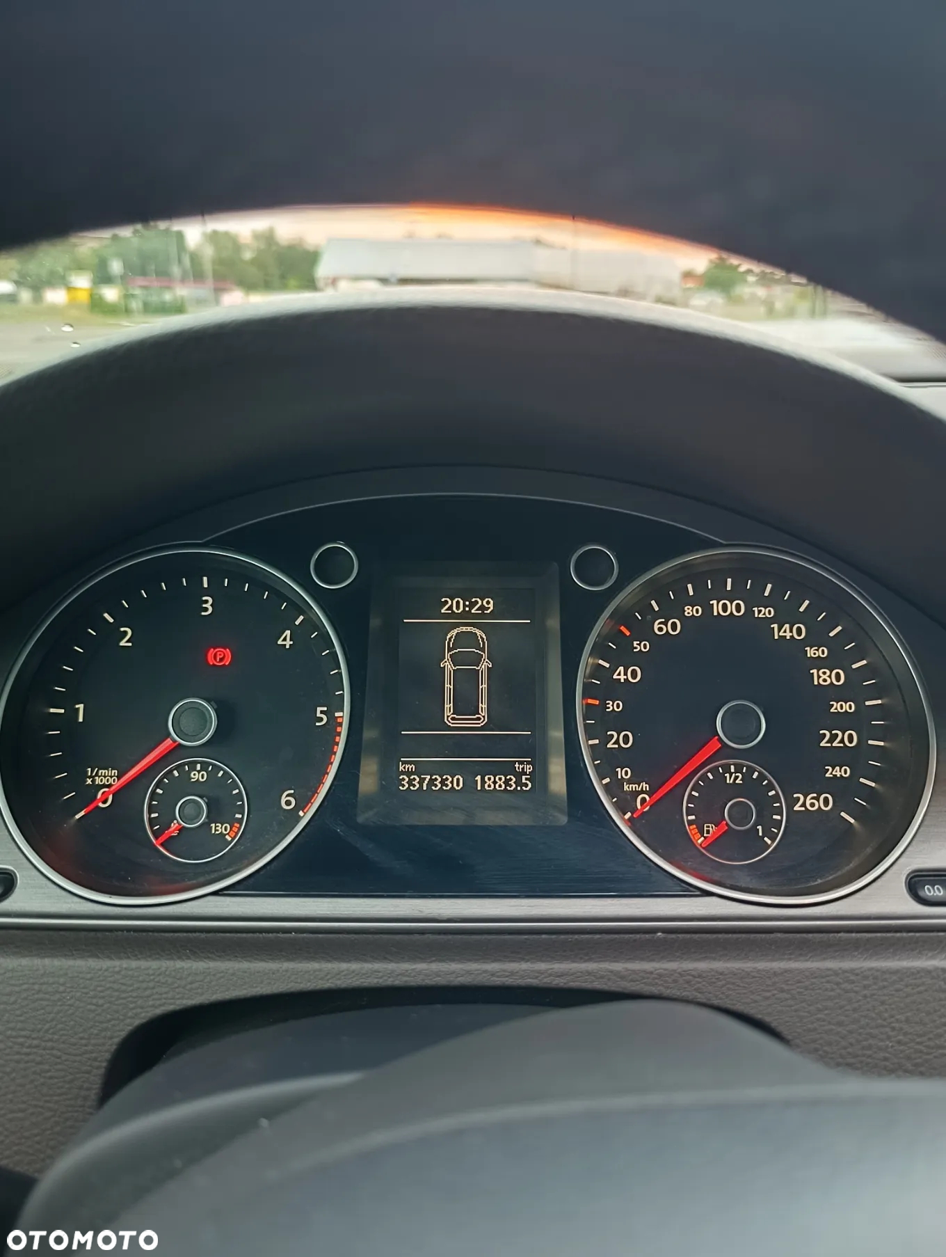 Volkswagen Passat Variant 1.6 TDI BlueMotion Technology Business Edition - 19