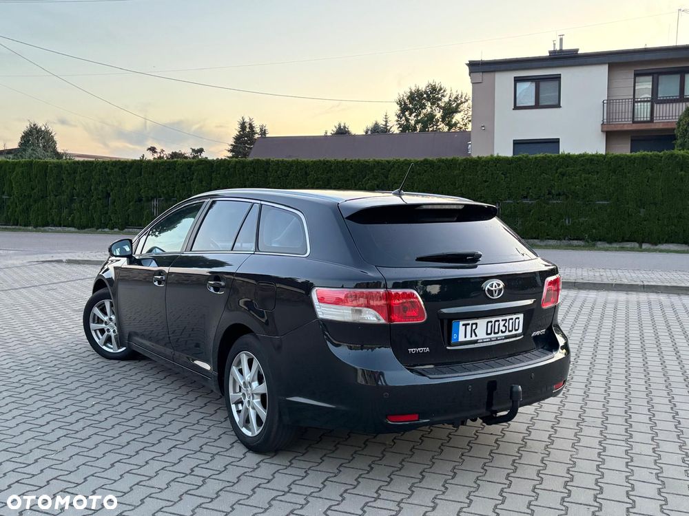 Toyota Avensis 2.2 D-4D X - 14