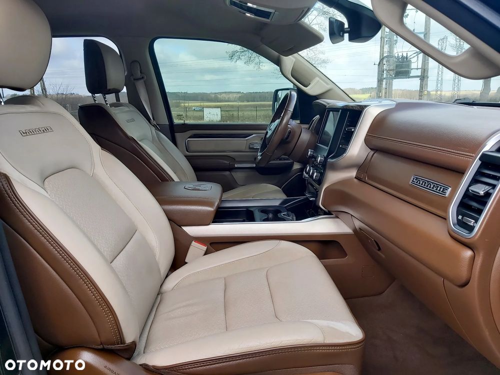 RAM 1500 Crew Cab Shortbed Laramie - 37