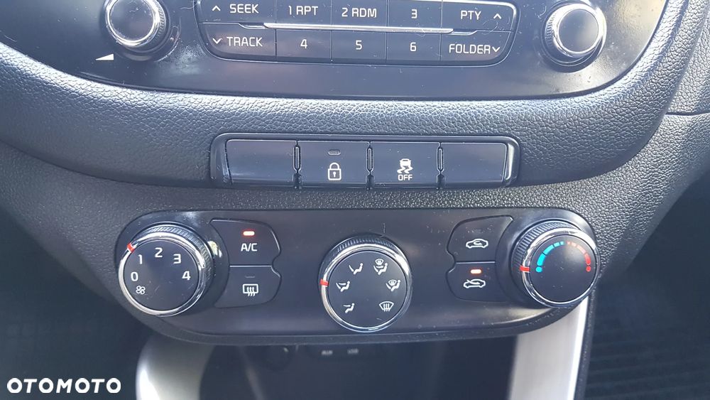 Kia Ceed - 13