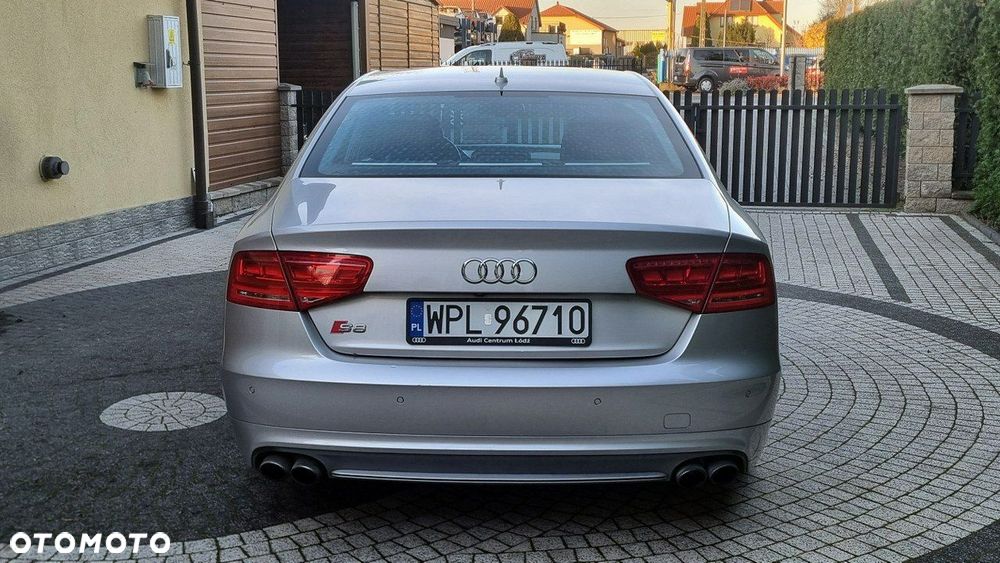 Audi S8 - 7