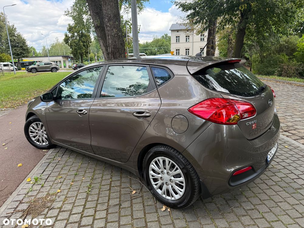 Kia Ceed 1.6 GDI Edition 7 - 14