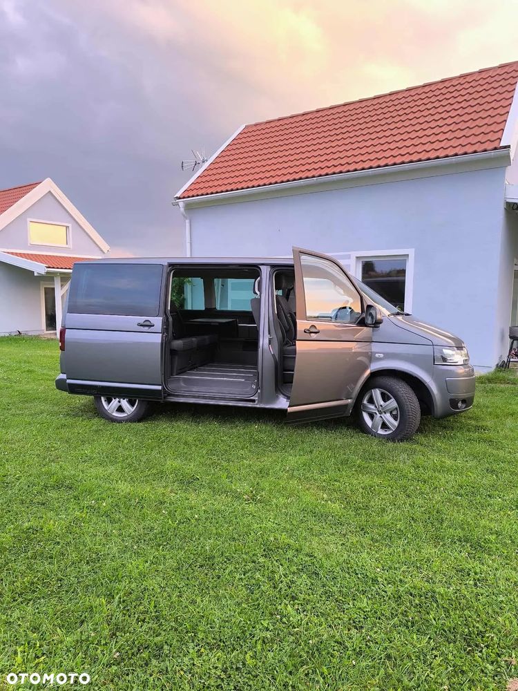 Volkswagen Multivan - 24