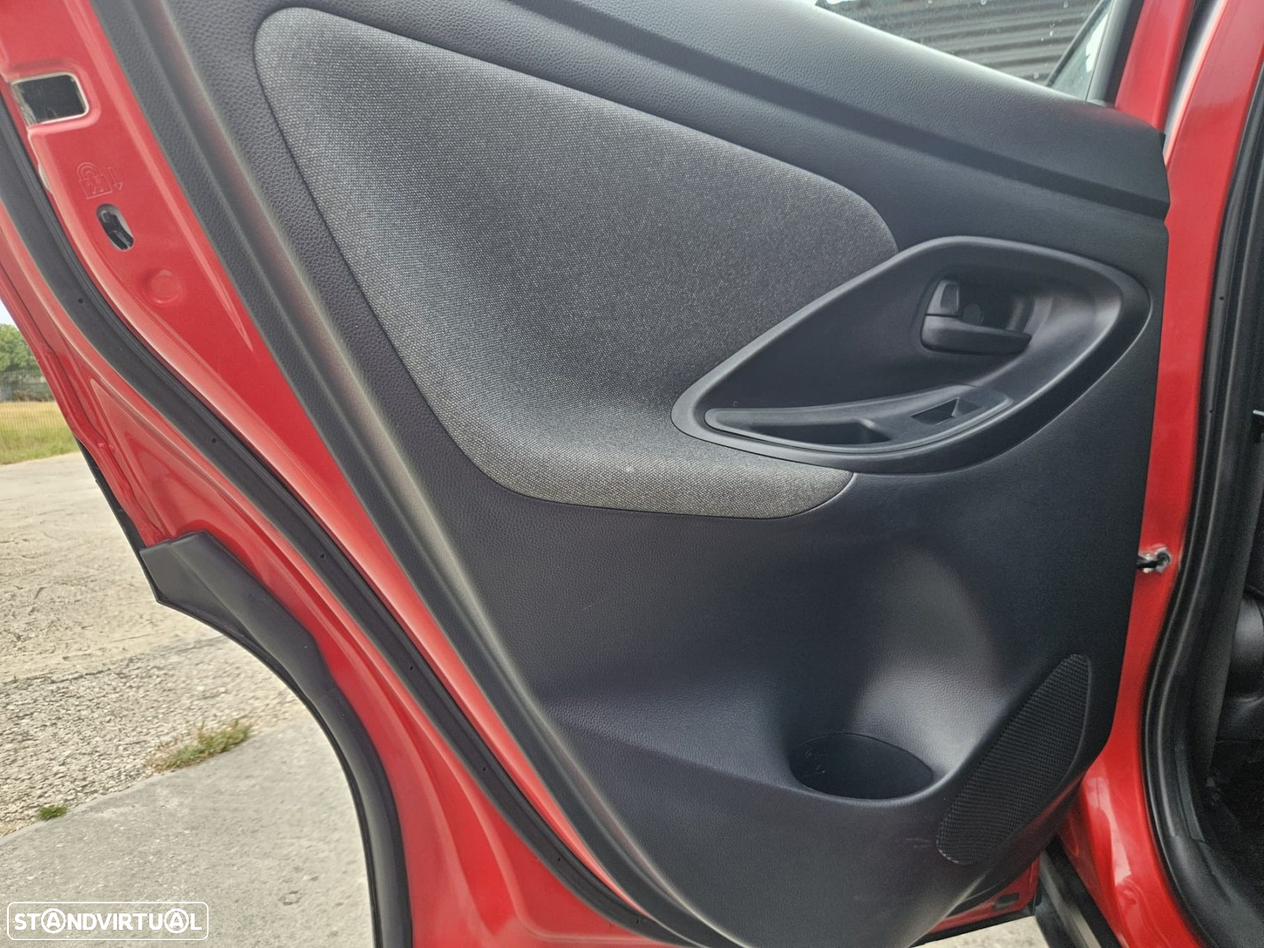 Toyota Yaris Cross 1.5 HDF Comfort Plus - 43