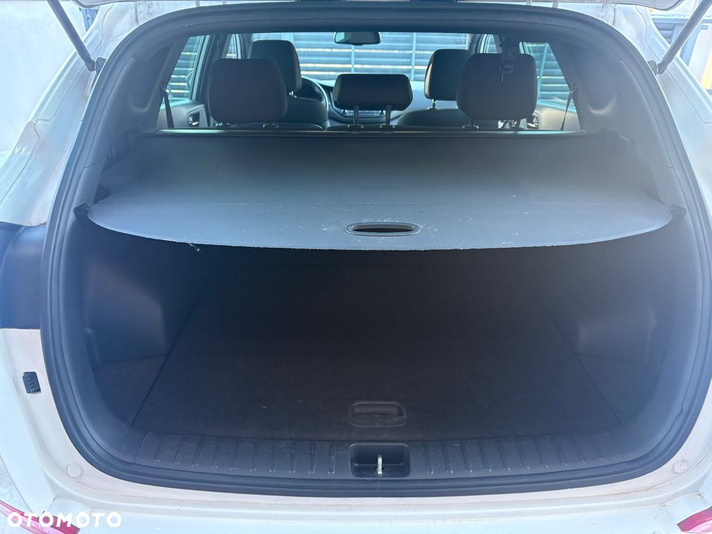 Hyundai Tucson 2.0 CRDI BlueDrive GO 2WD - 12