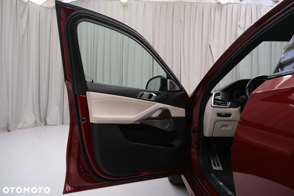 BMW X6 xDrive30d mHEV - 26