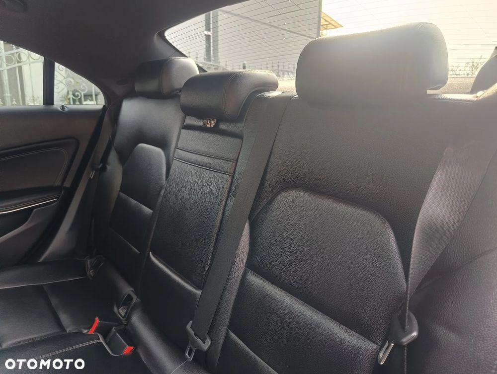 Mercedes-Benz CLA - 12