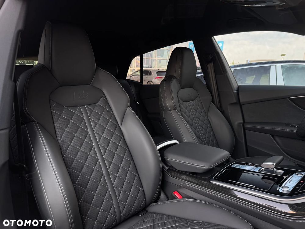 Audi Q8 - 40
