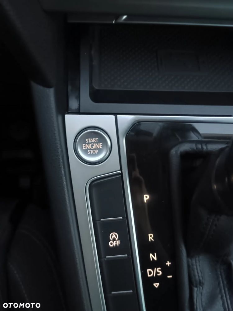 Volkswagen Passat 1.6 TDI SCR DSG Business - 28