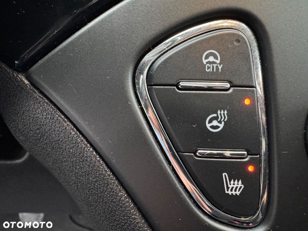 Opel Corsa 1.4 Color Edition - 29