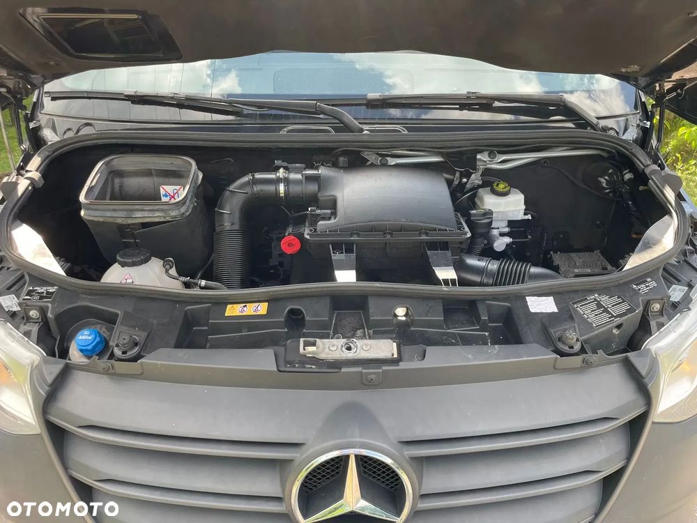 Mercedes-Benz Sprinter - 11