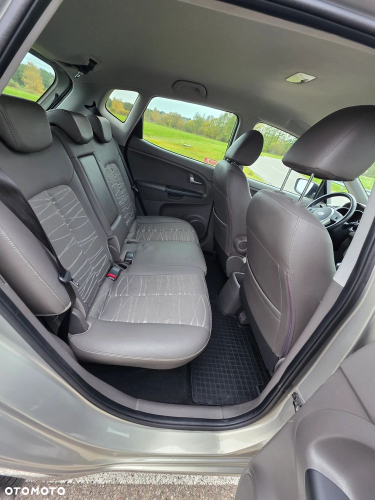 Kia Venga 1.6 CVVT Automatik Platinum Edition - 17