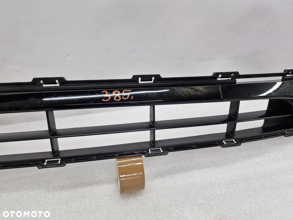 KIA VENGA LIFT 14- KRATKA ŚRODKOWA ZDERZAKA PRZEDNIEGO PRZÓD , NR 86560-1P500 , NR AUKCJI KR385 - 7