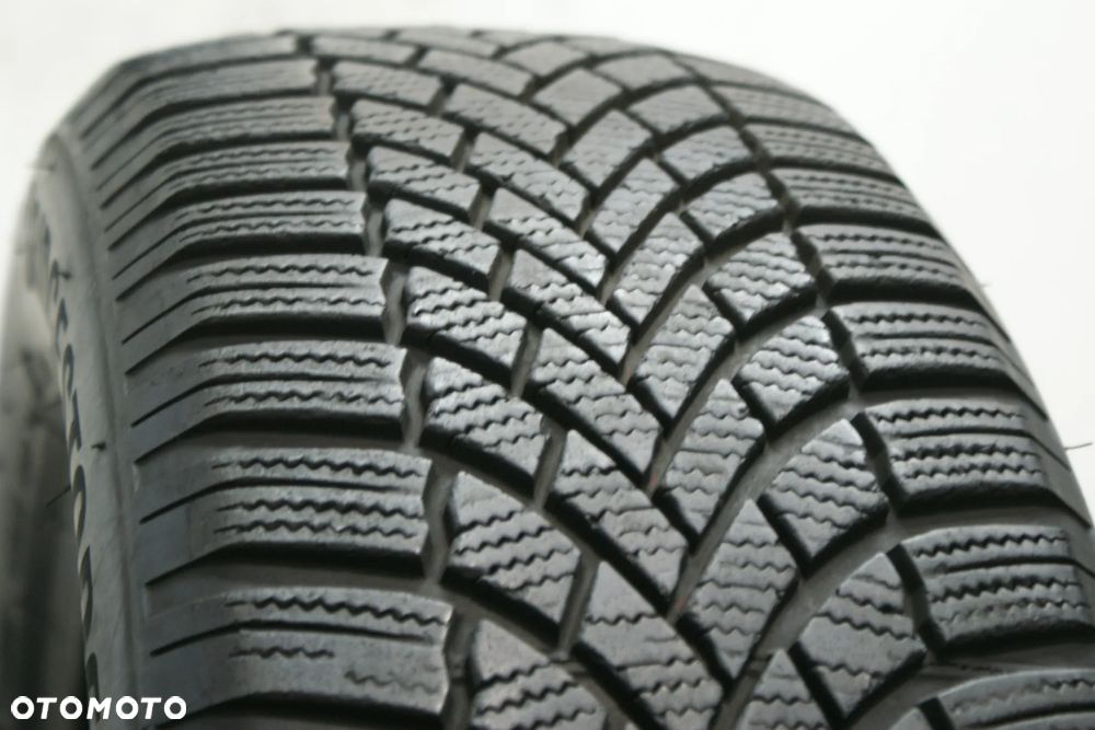 205/60R16 BRIDGESTONE BLIZZAK LM005 , 5,7mm. - 2